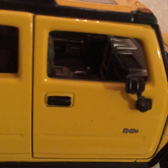 Hummer - Picture 6 of 10